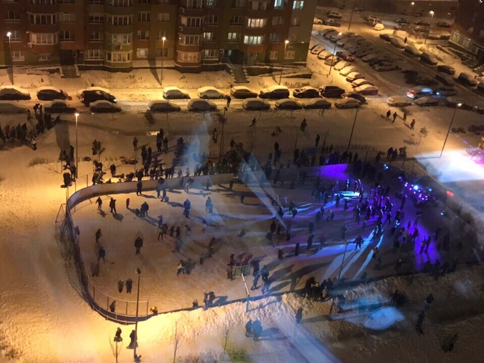 Image for Нижегородцы устроили яркую ледовую дискотеку на обычном дворовом катке