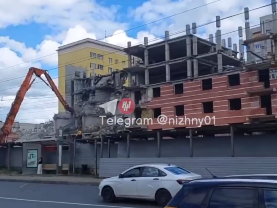 Image for Появилось видео сноса долгостроя на улице Июльских дней в Нижнем Новгороде