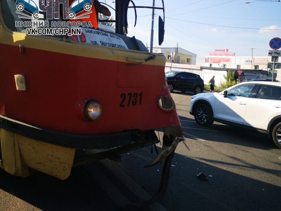 Image for Автокран врезался в трамвай в районе Сормовского шоссе в Нижнем Ноговроде