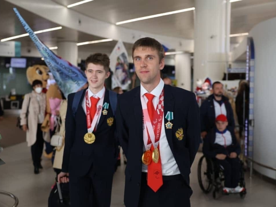 Image for Сегодня нижегородцы встретили паралимпийцев, принесших России золотые медали