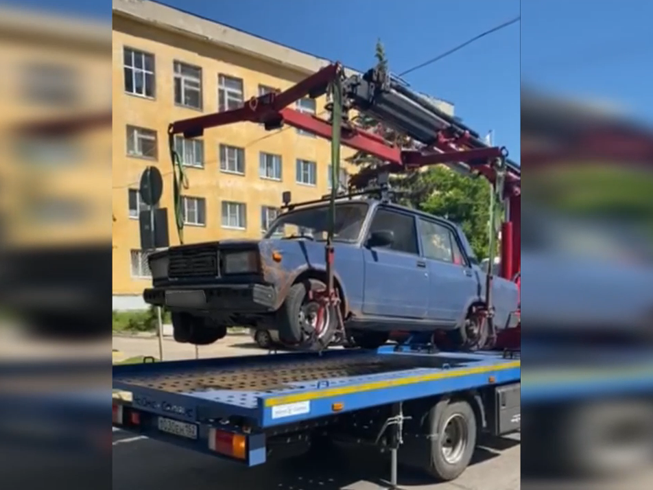 Image for Полиция наказала 18-летнего водителя без прав за дрифт в Нижнем Новгороде