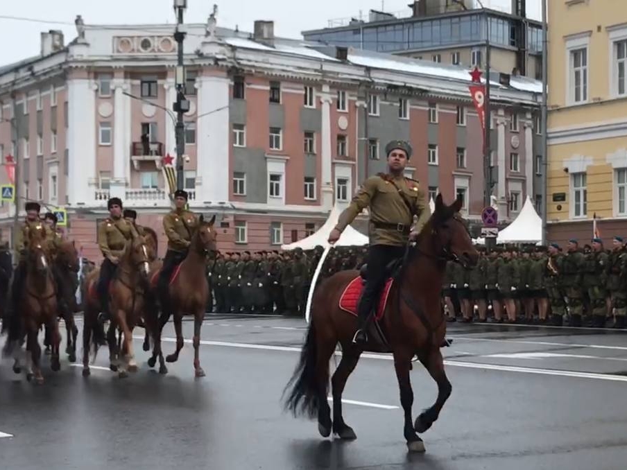 Image for Появилось видео репетиции парада Победы в Нижнем Новгороде