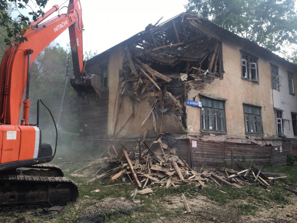 Image for Аварийный двухэтажный дом снесли на Батумской в Нижнем Новгороде