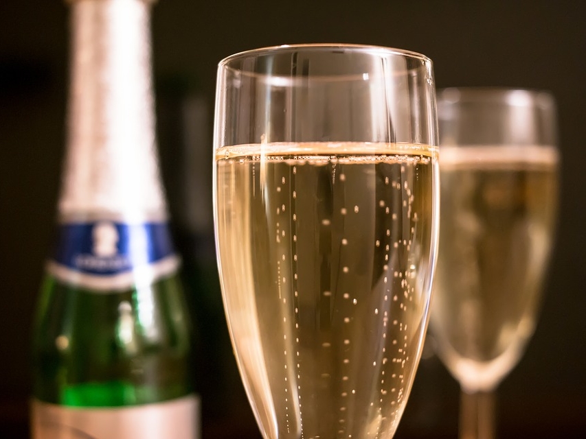 Image for «Не всё то шампанское, что шипит» – как правильно выбирать новогодний напиток