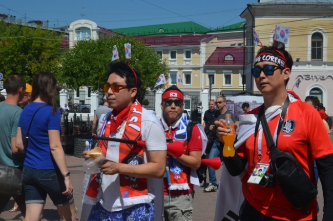 Image for Покровка желтого цвета: в город приехали шведы