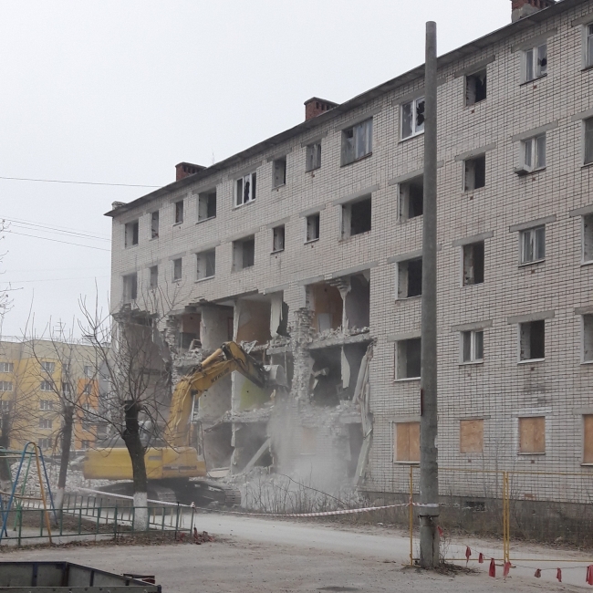 В городе Дзержинске Нижегородской области начался снос аварийного дома №6А по улице Будённого