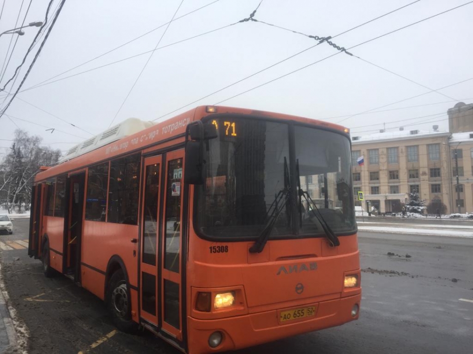 Image for Нижегородский минтрас опроверг переполненность автобусов № 71 