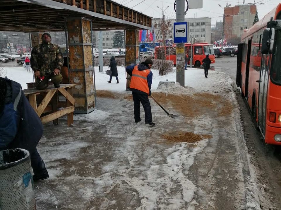Image for 77 единиц техники привлекли к расчистке снега в Советском районе