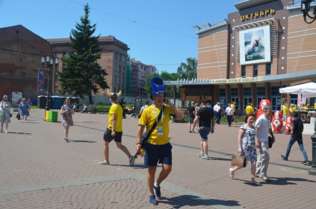 Image for Покровка желтого цвета: в город приехали шведы