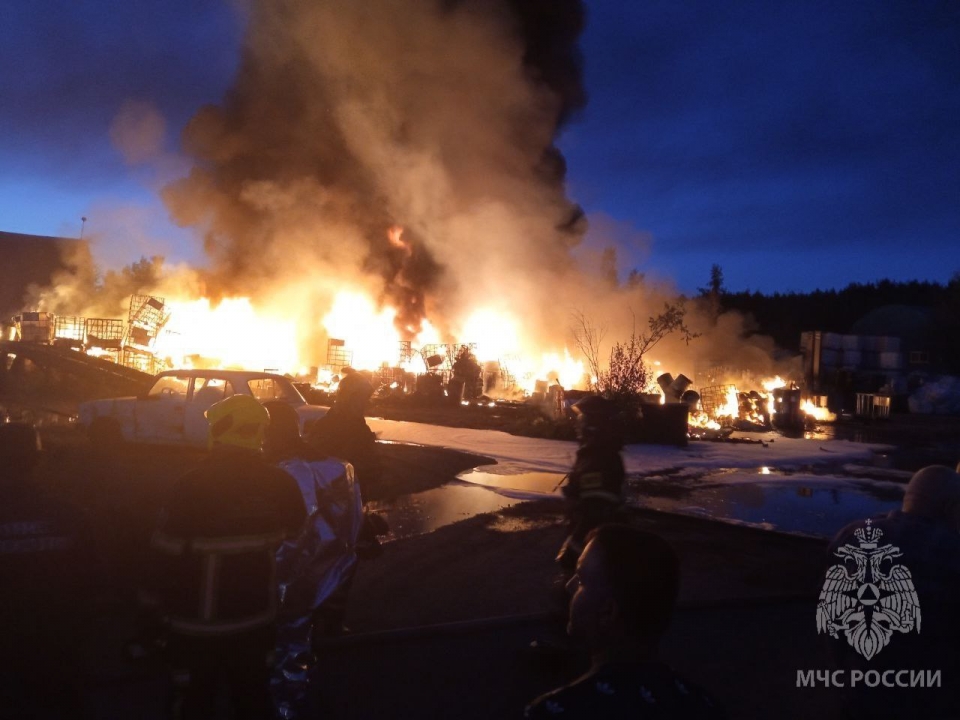 Image for Производственная площадка горела в Канавине ночью и утром 30 июня