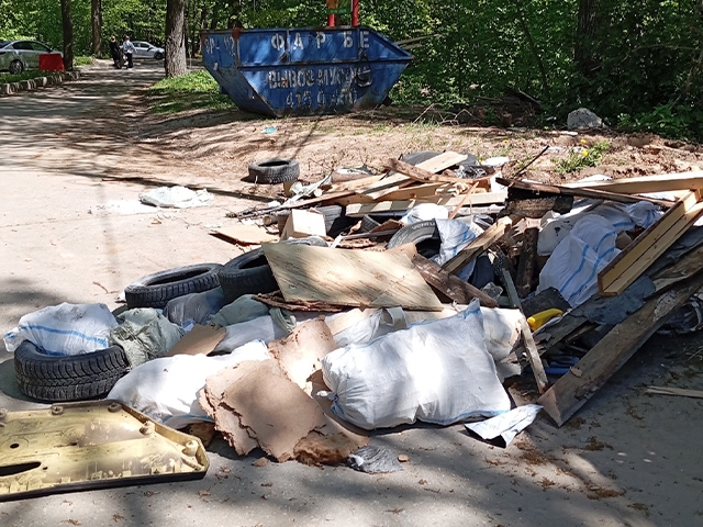 Image for Нижегородцы возмущены горами мусора на Щелоковском хуторе