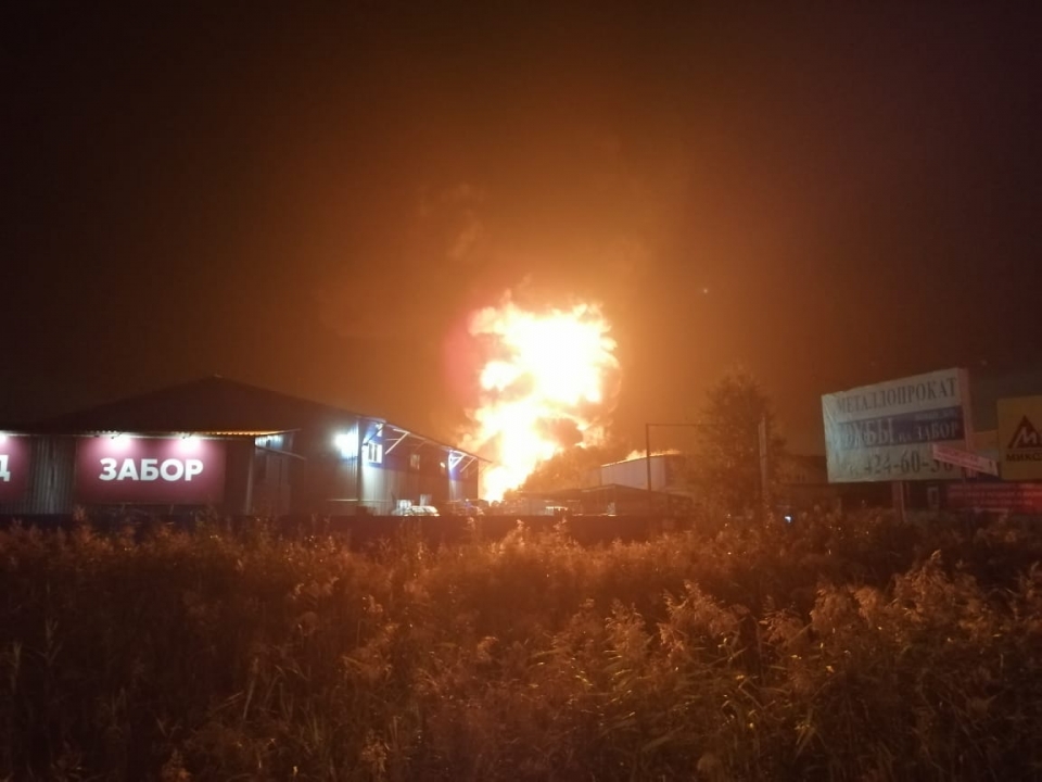 Пожар на складе ГСМ под Нижним Новгородом тушат 128 человек