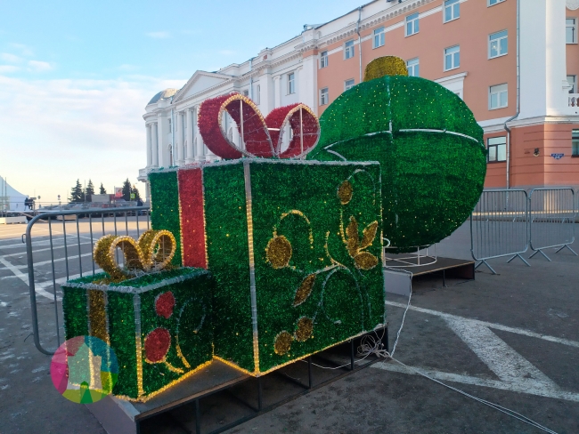 Image for Новогоднюю ель поставили на центральной площади Нижнего Новгорода