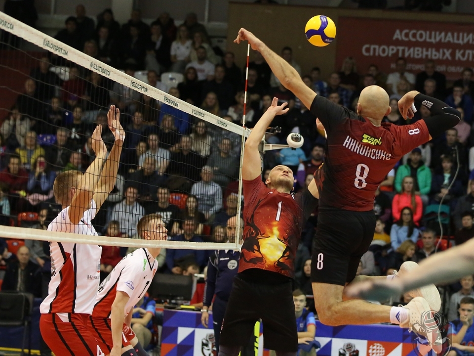 Волейбольный клуб АСК из Нижнего Новгорода потерпел первое «сухое» поражение в Суперлиге