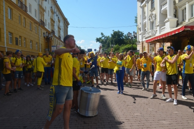 Image for Покровка желтого цвета: в город приехали шведы