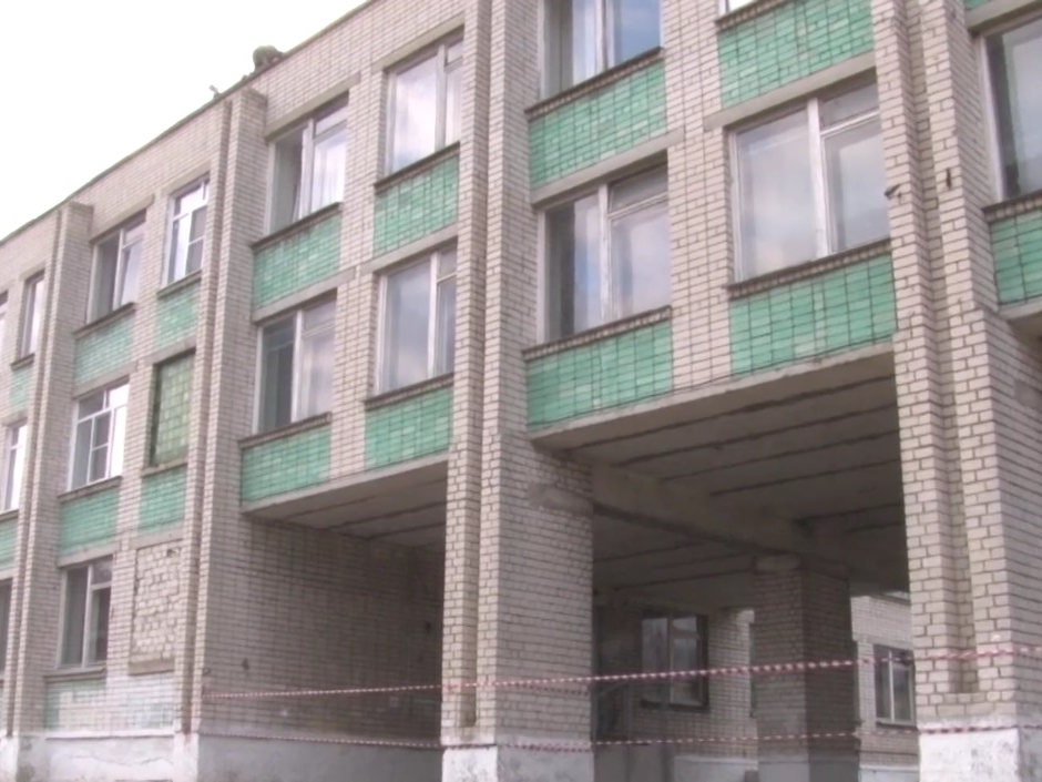 Ученики треснувшей школы №35 в городе Дзержинске Нижегородской области переведены в другое заведение