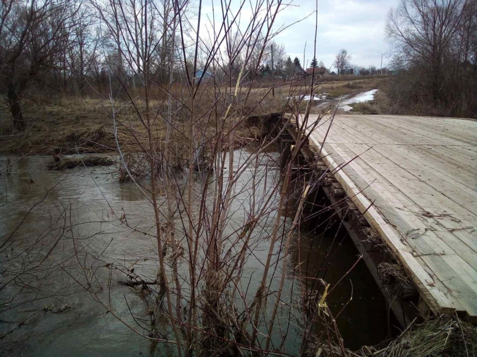 Image for 13 придомовых территорий и мост освободили от воды в Нижегородской области за сутки