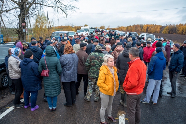 Жители Лысковского района Нижегородской области перекрыли федеральную трассу М-7 из-за запрета левых поворотов