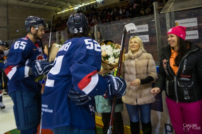 Image for Хоккеисты «Чайки» поздравили своих мам на матче против «СКА-Варягов»