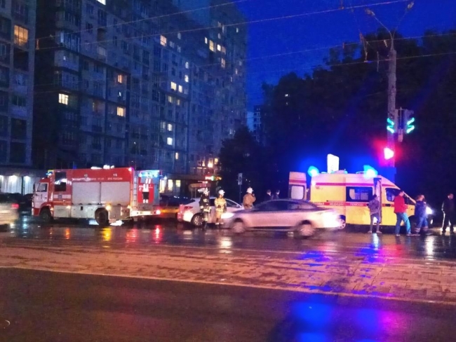 Полицейская «ГАЗель» попала в жуткое ДТП в центре Нижнего Новгорода