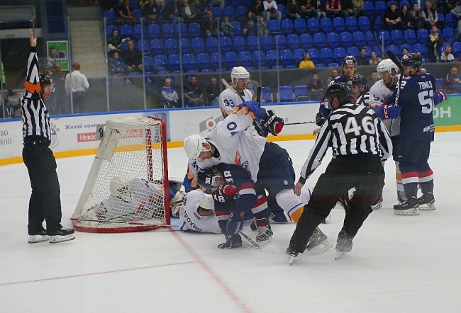 Хоккейный клуб «Торпедо» в Нижнем Новгороде проиграл «Хумо» из Ташкента на Кубке губернатора Нижегородской области