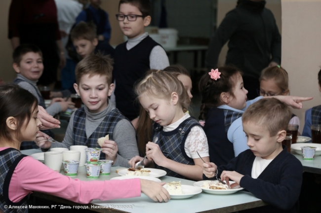Image for В буфетах нижегородских школ в январе появятся венские вафли от ЕЦМЗ