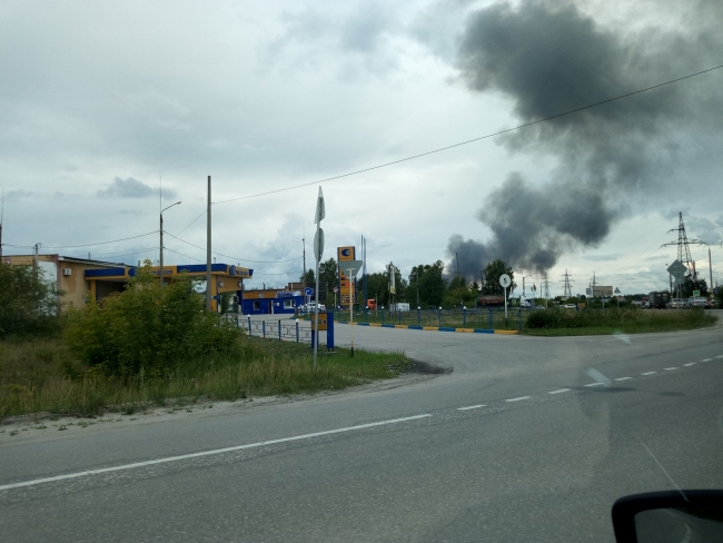 Склад завода химического оборудования загорелся в городе Дзержинске Нижегородской области