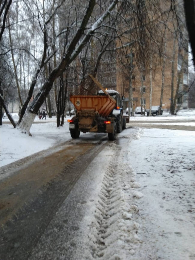 Image for 77 единиц техники привлекли к расчистке снега в Советском районе