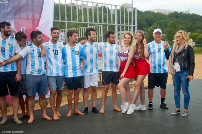 Image for В Нижнем аргентинские болельщики обыграли хорватов перед матчем сборных