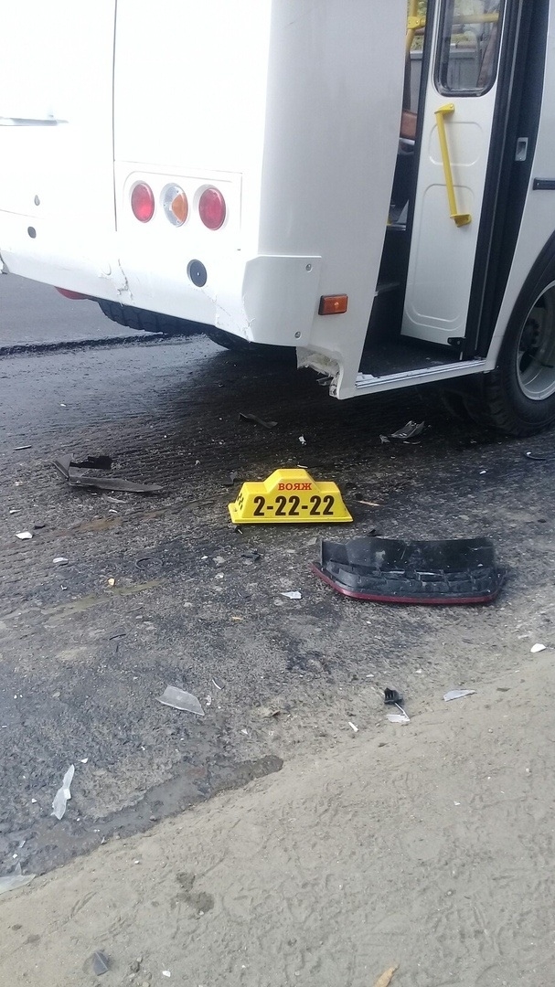 Image for Таксист на «Дэу» протаранил маршрутку в городе Павлово