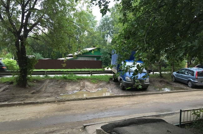 Image for Сплошная грязь у дома из-за машин
