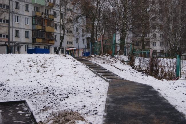 Image for Благоустройство двора за 5 млн рублей завершили на улице Малиновского