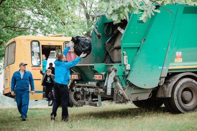 Image for "AntiСВИН" вывез с Лунского озера 280 мешков мусора