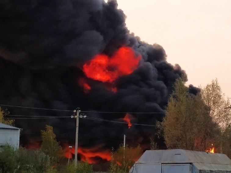 Image for Пожар в Кудьминской промзоне охватил площадь 5000 кв. метров
