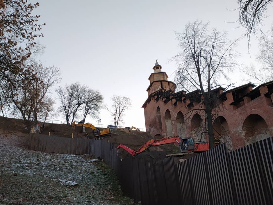 Image for Территорию Нижегородского кремля разрыли из-за аварийного состояния склонов