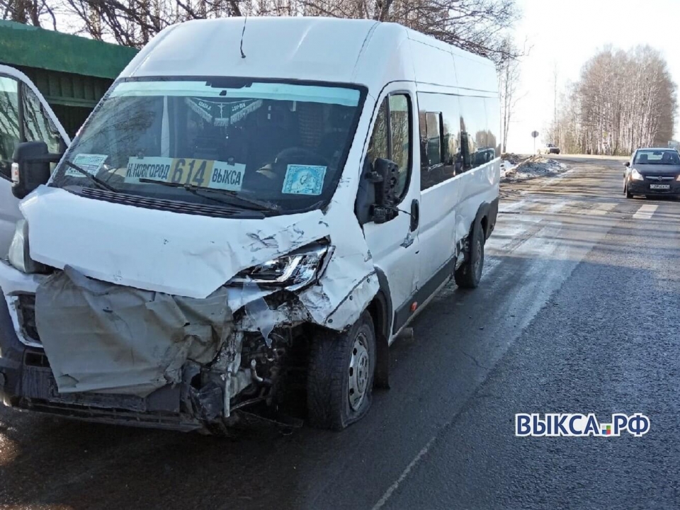 Image for Следующий в Нижний Новгород пассажирский автобус столкнулся с двумя иномарками