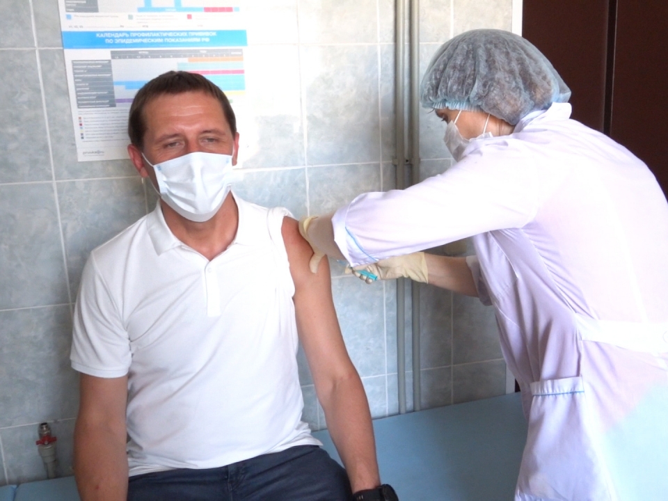Image for Первый заместитель нижегородского мэра вакцинировался от COVID-19