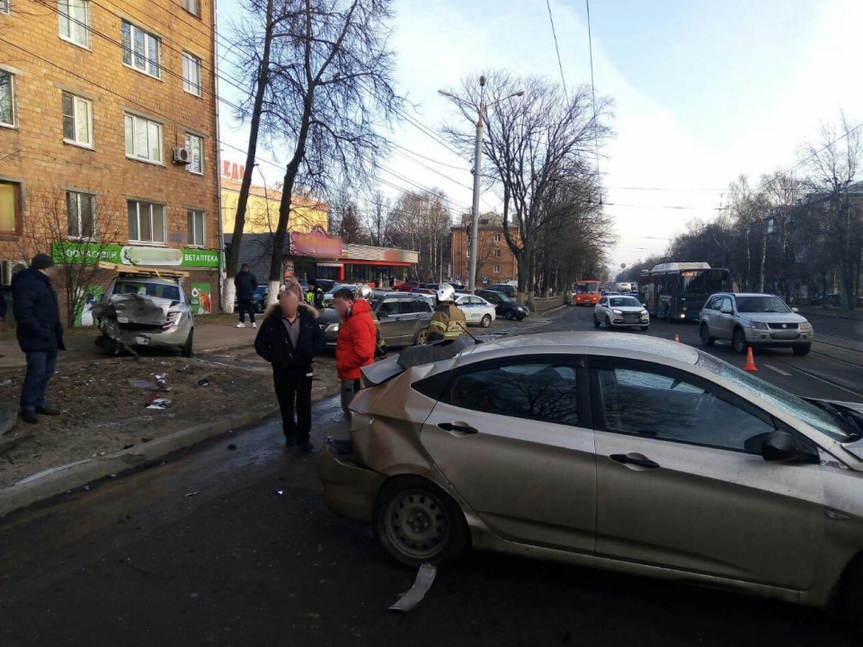 Image for Пьяный водитель Hyundai устроил массовое ДТП в Нижнем Новгороде