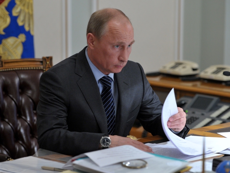 Image for Путин подписал закон о лишении свободы на 10 лет за отказ участвовать в военных действиях