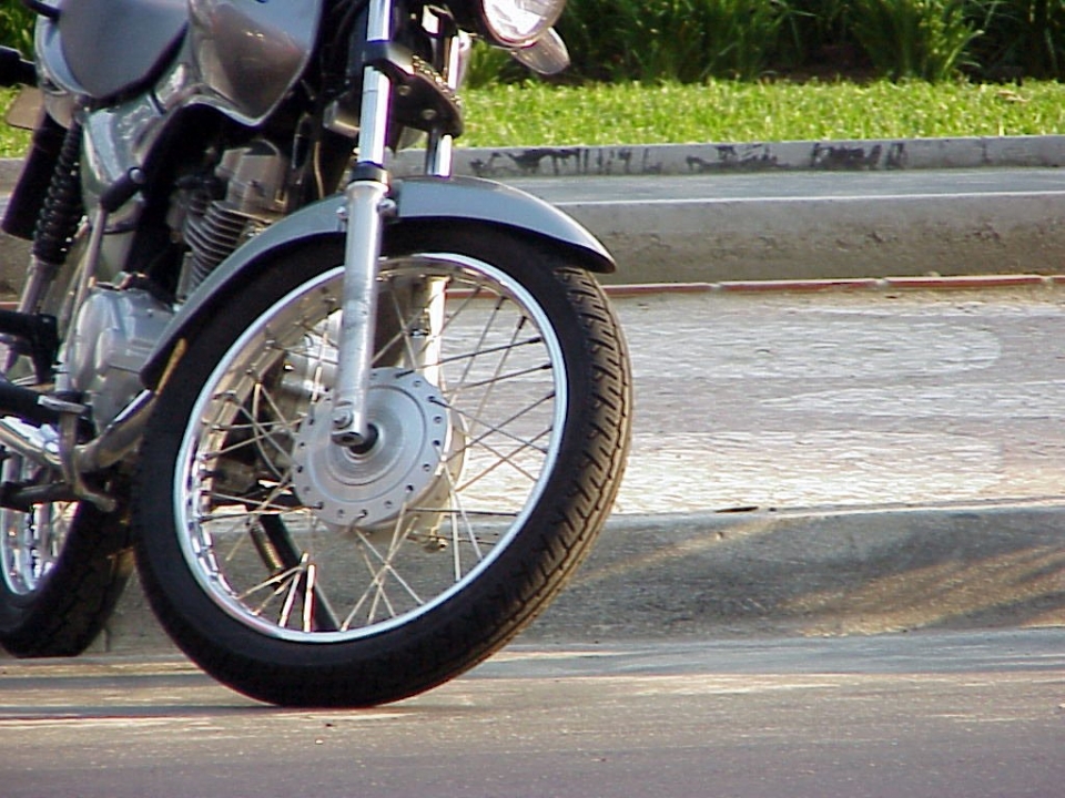 Подросток на мотоцикле «Стелс» врезался в опору ЛЭП в рабочем посёлке Варнавино Нижегородской области