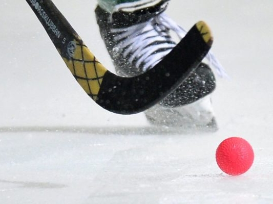 Хоккейный клуб «Старт» из Нижнего Новгорода дважды сыграл вничью со «Строителем» из Сыктывкара на сборах в Ульяновске