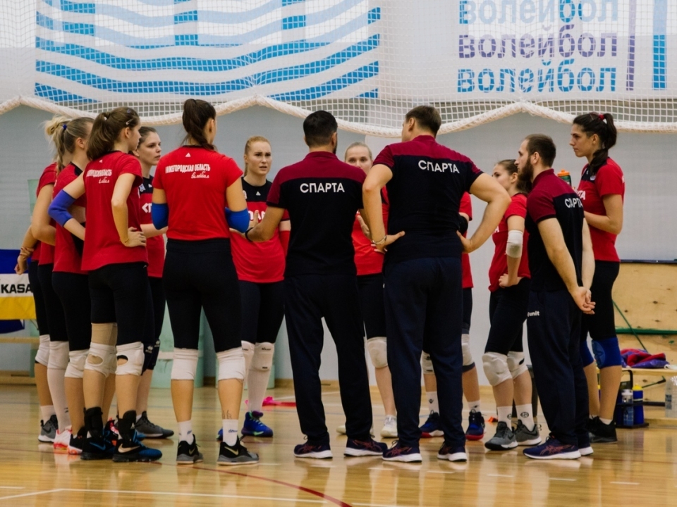 Женский волейбольный клуб «Спарта» из Нижнего Новгорода выиграл семь партий в двух товарищеских матчах в Липецке