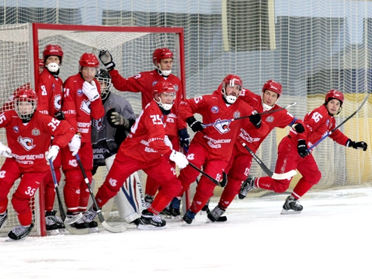 Хоккейный клуб «Старт» из Нижнего Новгорода потерпел четыре поражения подряд на Кубке России в Ульяновске