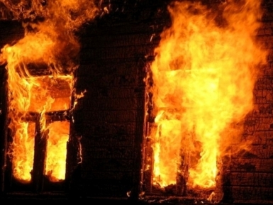 Image for Следователи не нашли следов криминала на месте смертельного пожара на Бору
