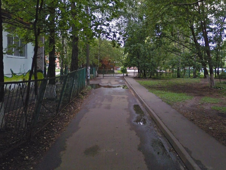 Стоянку автомобилей запретят у школы №174 Нижнего Новгорода