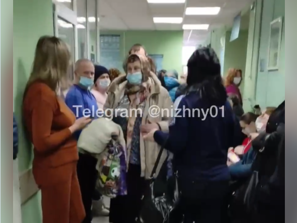 Image for Нижегородцы продолжают жаловаться на гигантские очереди в поликлиниках