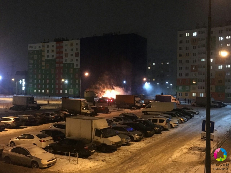 Image for Фасад строящегося дома загорелся после взрыва в микрорайоне Бурнаковский