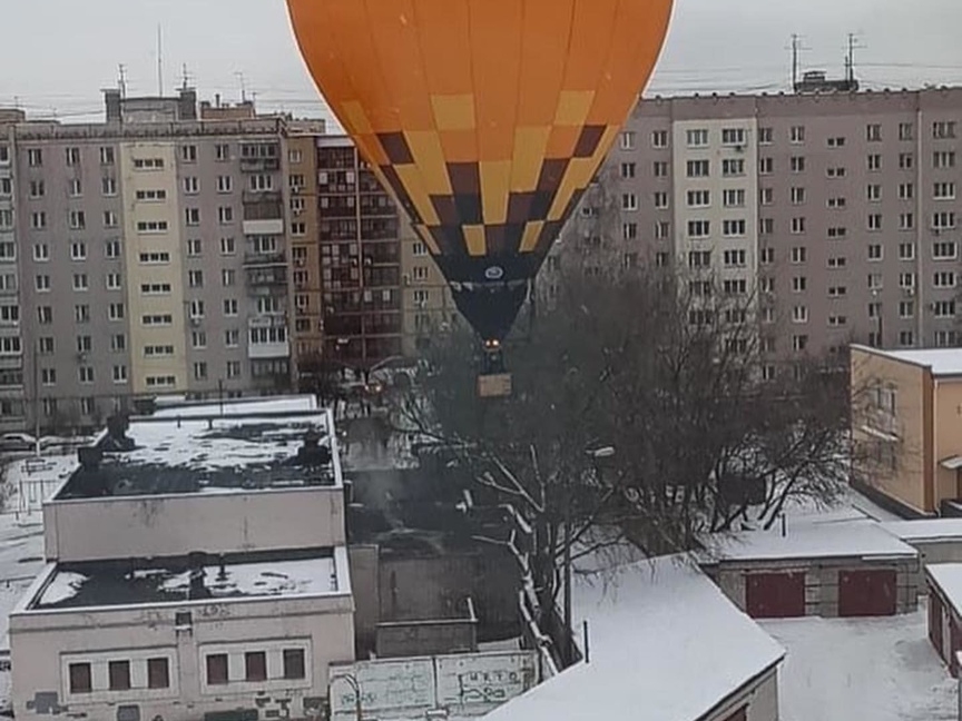 Воздушный шар совершил посадку на улице Полтавской в Нижнем Новгороде