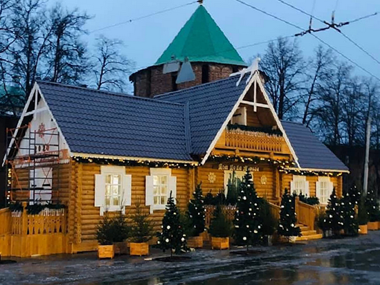 Заключенные изготовили нижегородскую резиденцию Деда Мороза