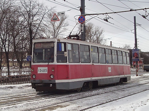 В Нижнем Новгороде кондуктор трамвая избила на пассажиров из-за отсутствия сдачи
